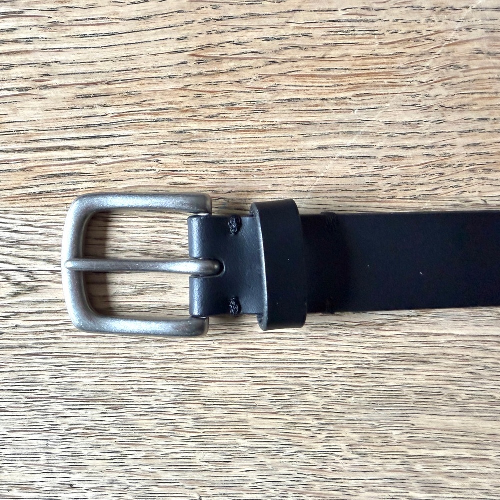 GAP Boys Black Leather Belt w/ Silver Buckle- L - Picture 4 of 8